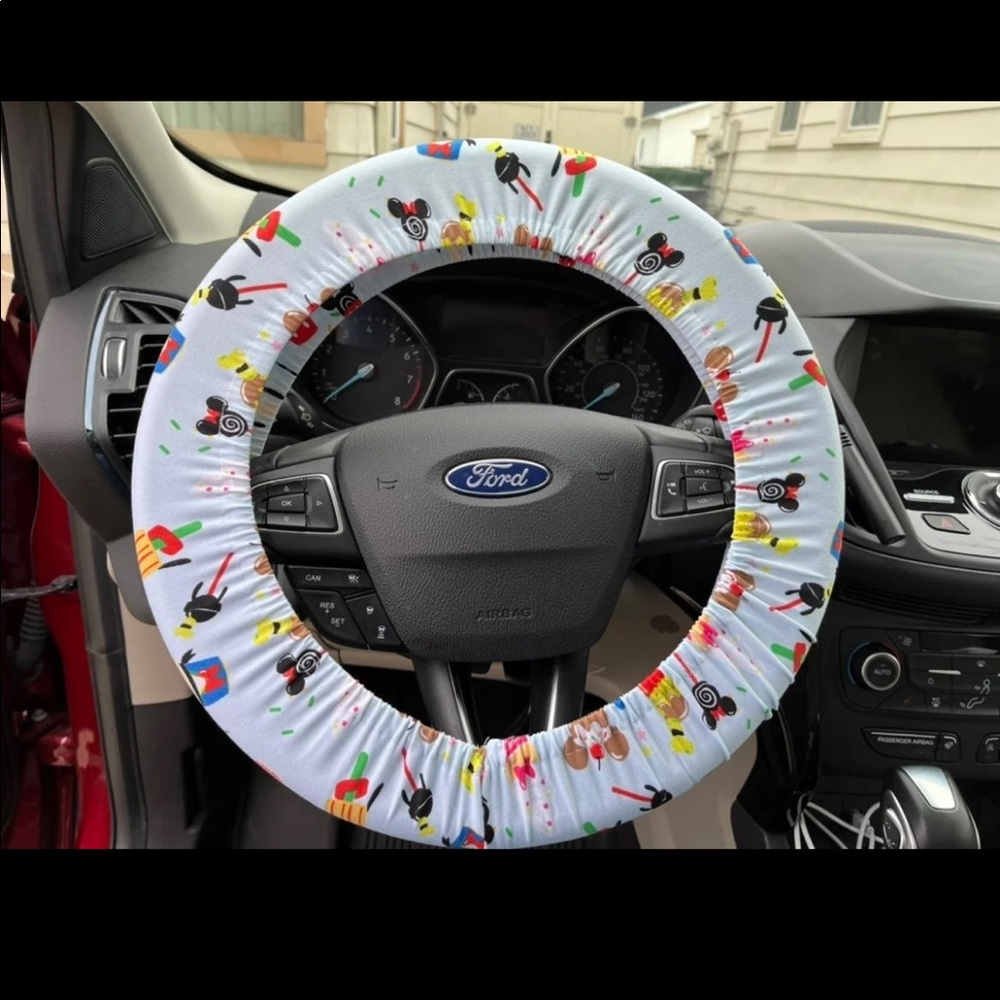 Steering wheel cover